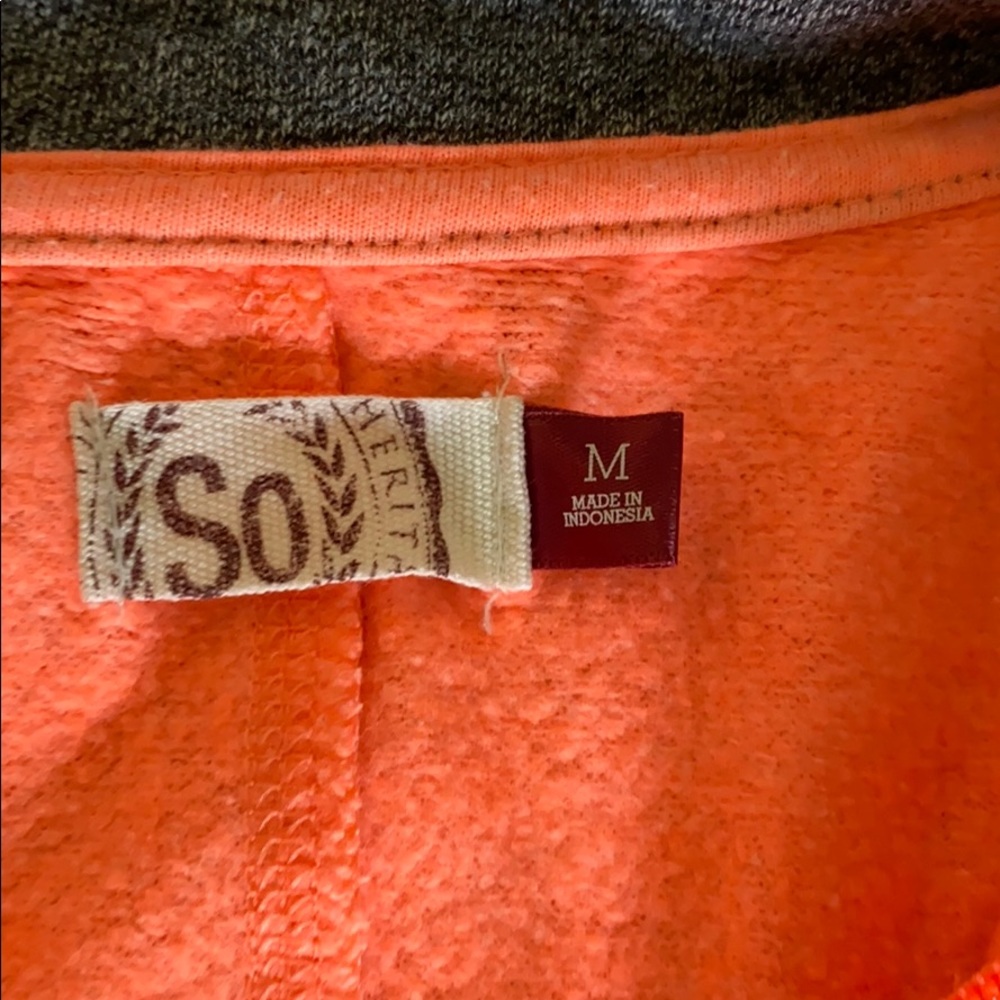 Pullover - Picture 2 of 3